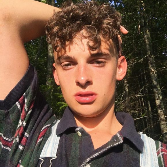 Meet your Posher, Daniel - Picture 1 of 1